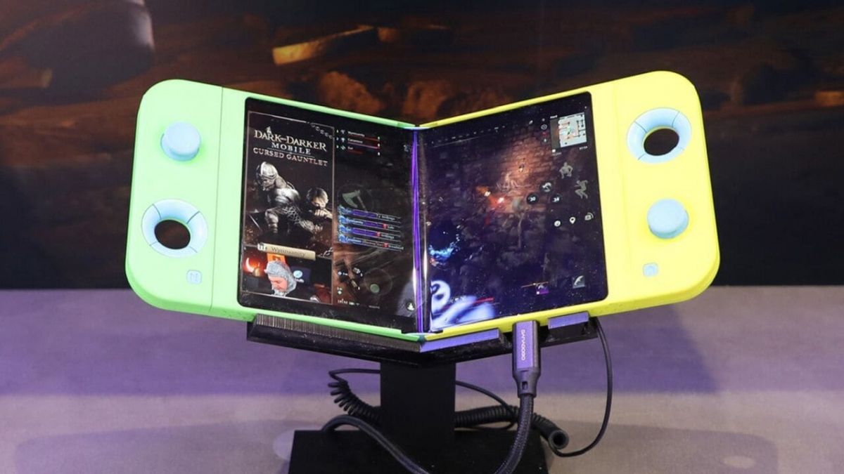 Samsung's Foldable Gaming Handheld Unveiled at MWC 2025
