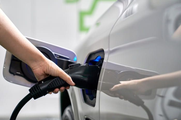EV Energy Replenishment: Ultra-Fast Charging or Battery Swap?